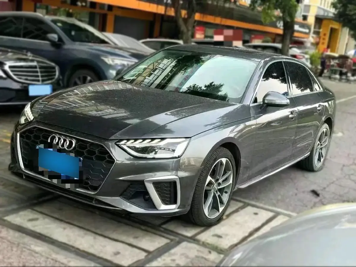 2022 Audi A4L 2.0T 190HP L4 7DCT