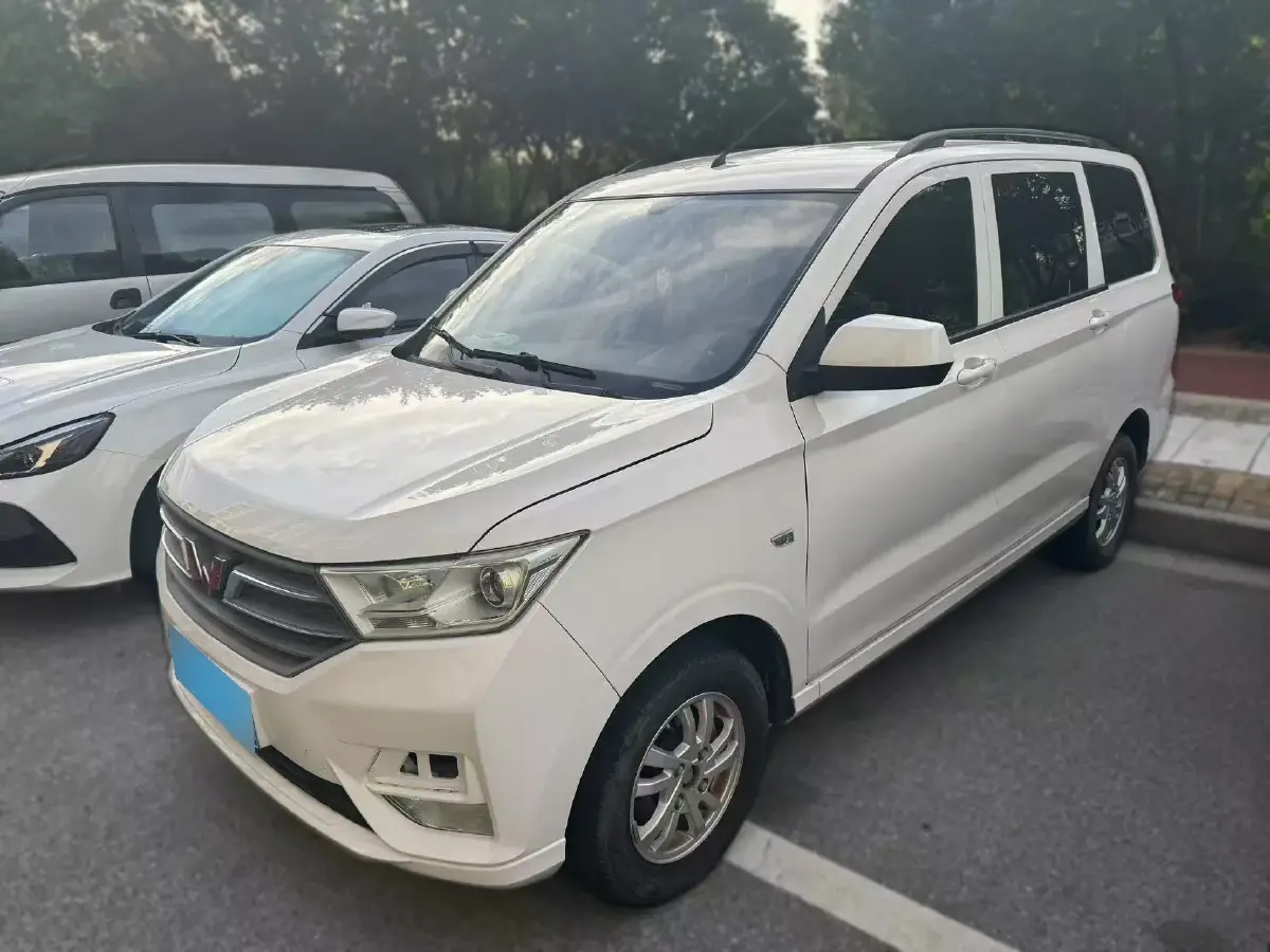 2019 WuLing HongGuang Plus 1.5T 147HP L4 6MT