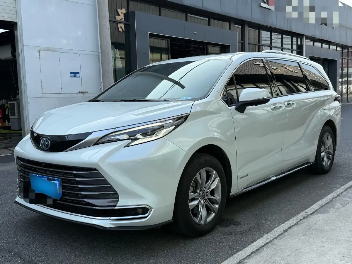 2021 Toyota Sienna 2.5L 192HP L4 E-CVT Hybrid