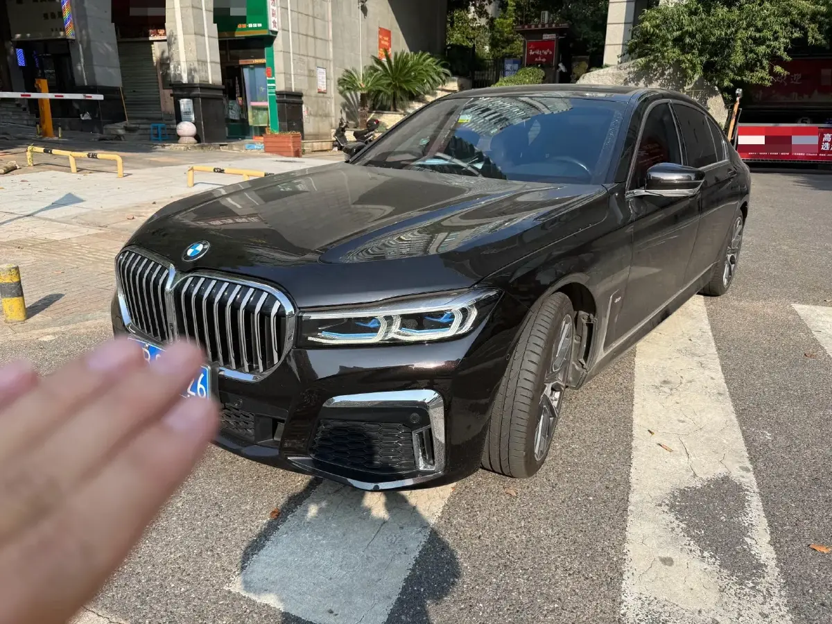 2019 BMW 7 Series 3.0T 340HP L6 8AT