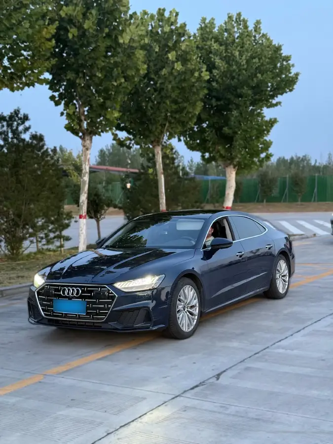 2024 Audi A7L 2.0T 245HP L4 7DCT