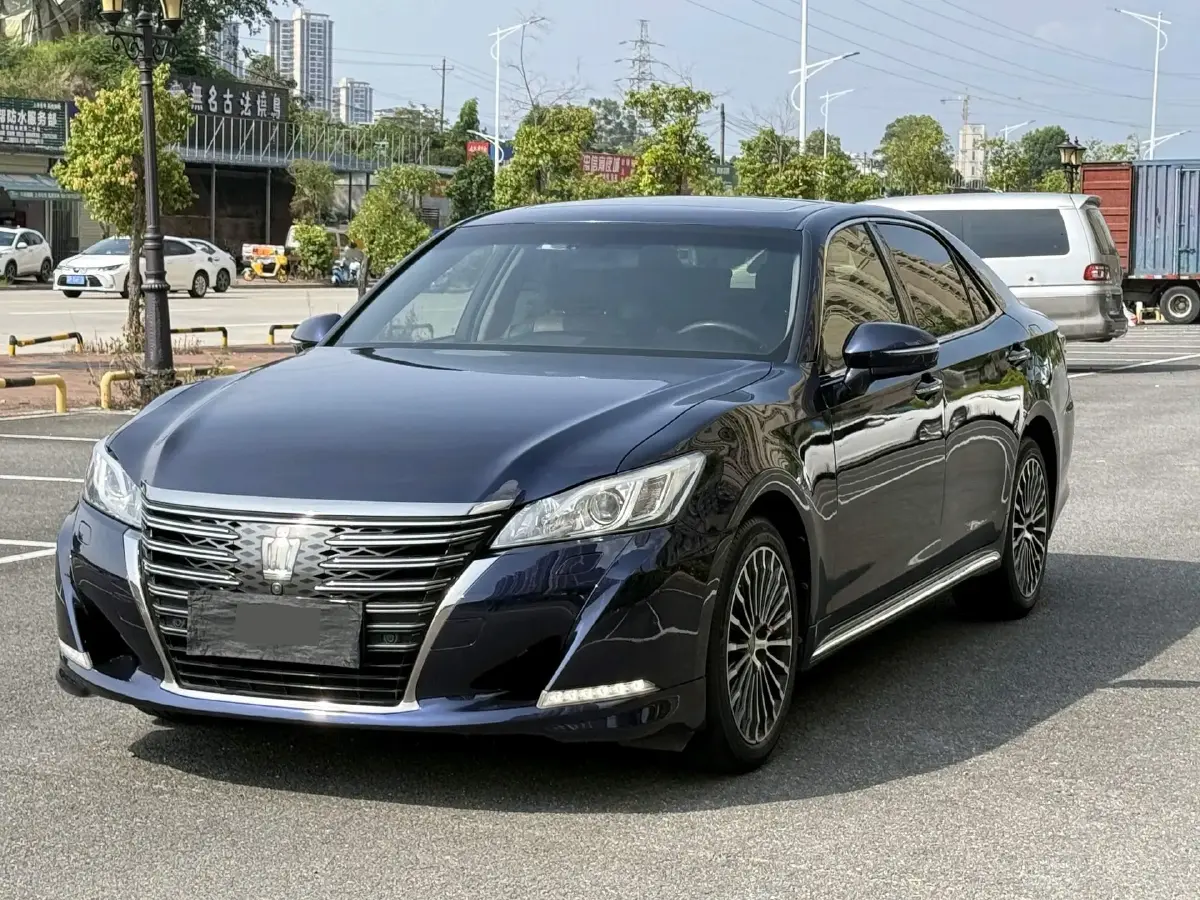 2018 Toyota Crown 2.0T 235HP L4 8AT