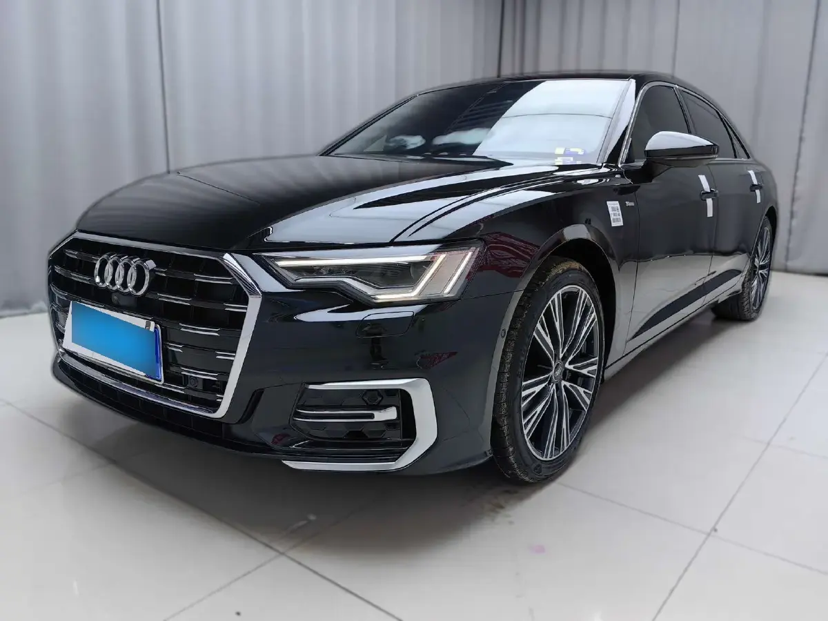 2025 Audi A6L 2.0T 245HP L4 7DCT