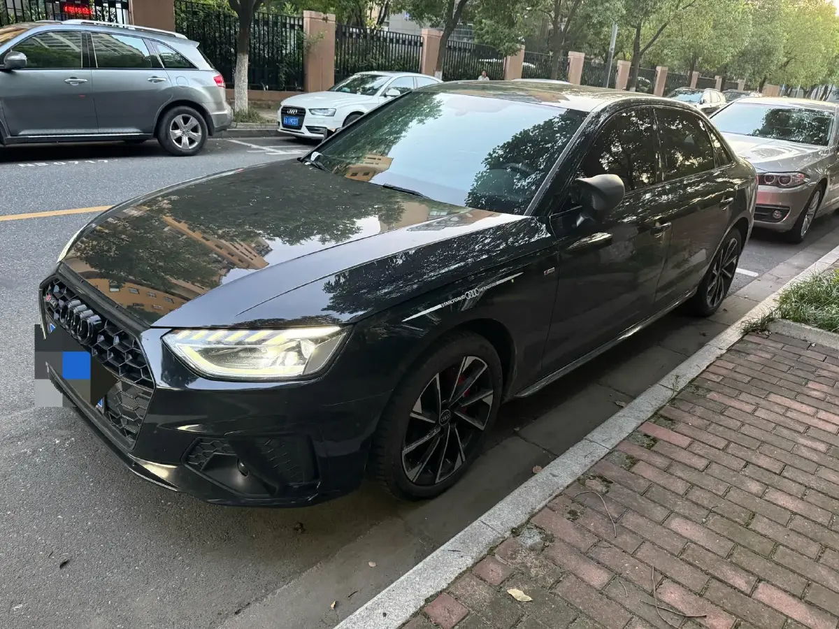 2022 Audi A4L 2.0T 190HP L4 7DCT