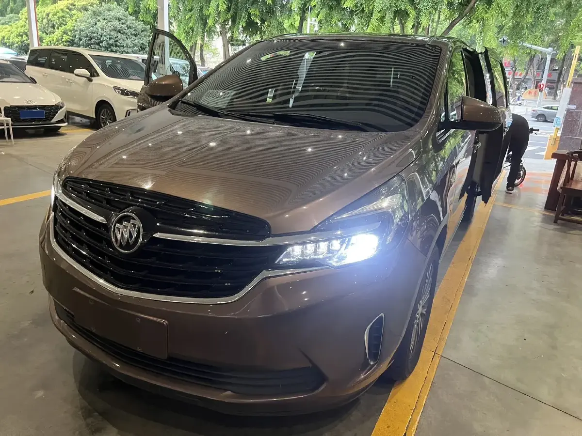 2021 Buick GL8 2.0T 237HP L4 9AT
