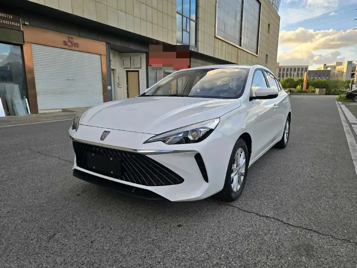 2024 Roewe i5 1.5L 129HP L4 CVT