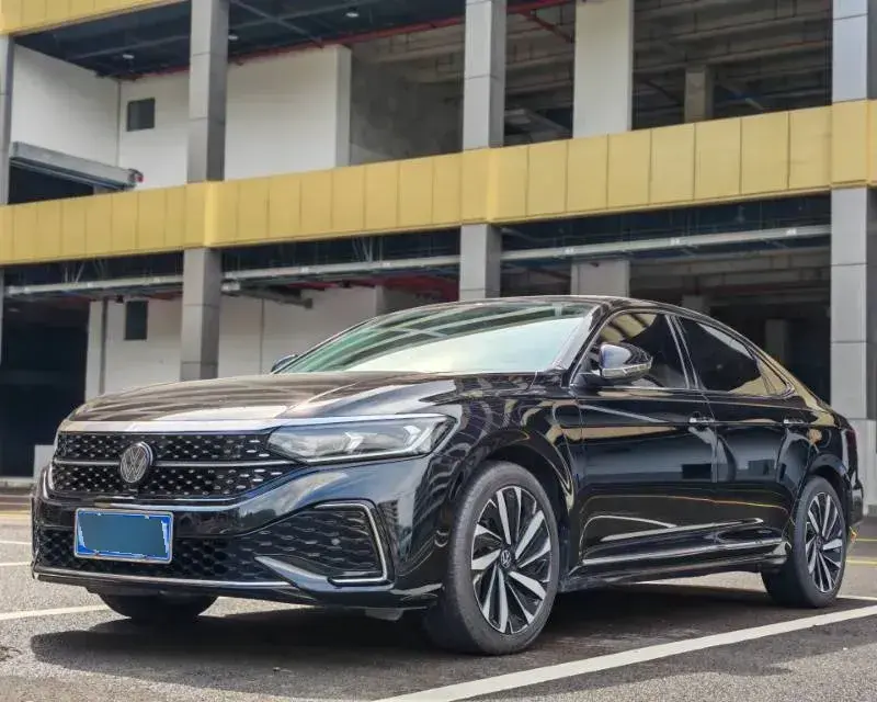 2022 Volkswagen Passat 2.0T 186HP L4 7DCT