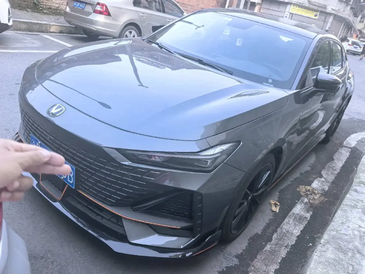 2022 ChangAn UNI-V 1.5T 188HP L4 7DCT