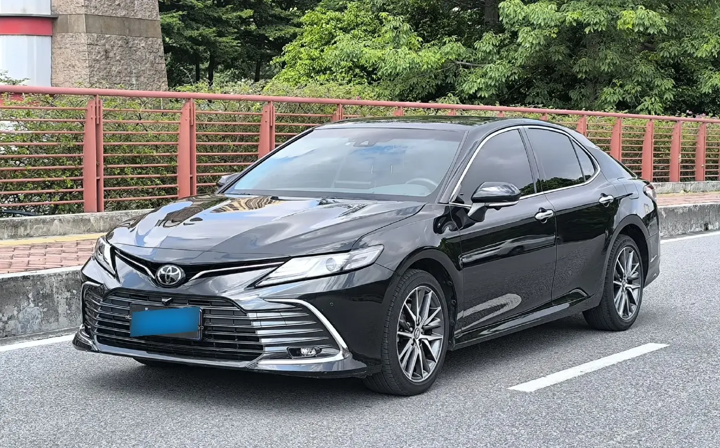 2021 Toyota Camry 2.5L 209HP L4 8AT