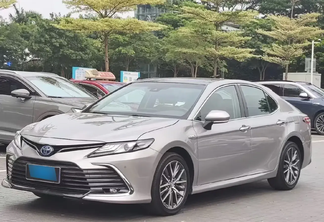 2021 Toyota Camry 2.5L 178HP L4 E-CVT Hybrid