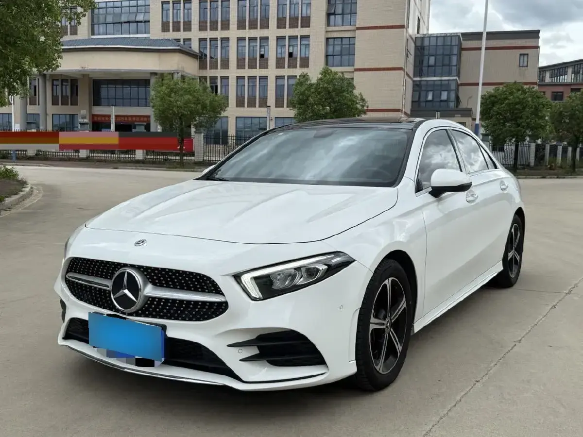 2022 Mercedes-Benz A Class 1.3T 163HP L4 7DCT