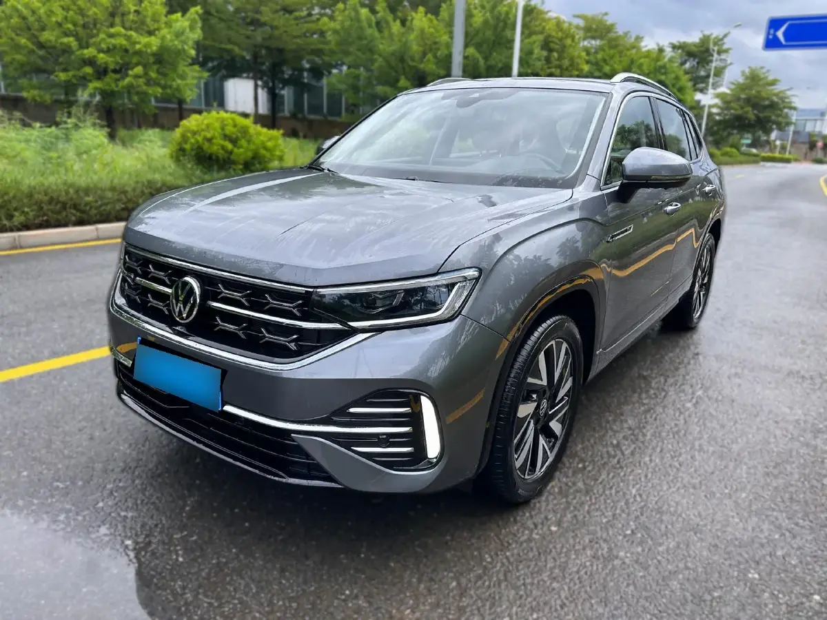 2023 Volkswagen Tayron 2.0T 220HP L4 7DCT