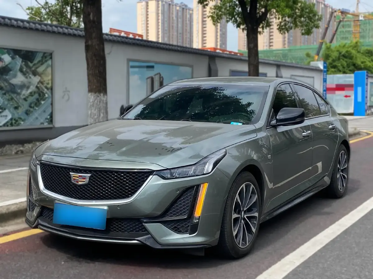 2022 Cadillac CT5 2.0T 237HP L4 10AT