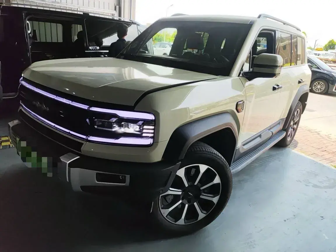 2023 FangChengBao Bao 5 1.5T 194HP L4 E-CVT PHEV 31.8KWH