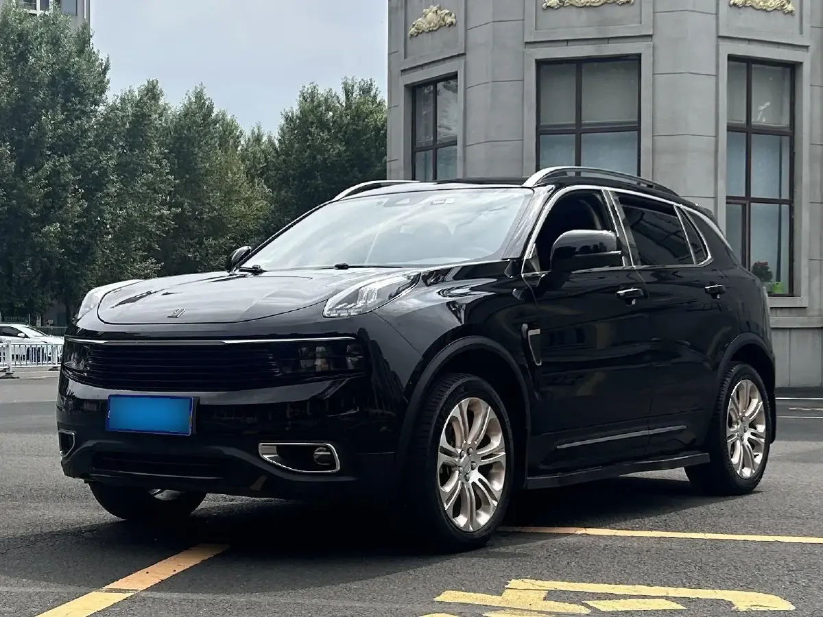 2017 LYNK&CO 01 2.0T 190HP L4 6AT