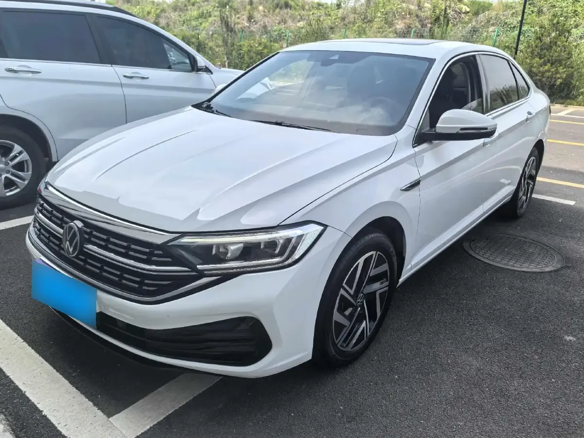 2023 Volkswagen Sagitar 1.5T 160HP L4 7DCT