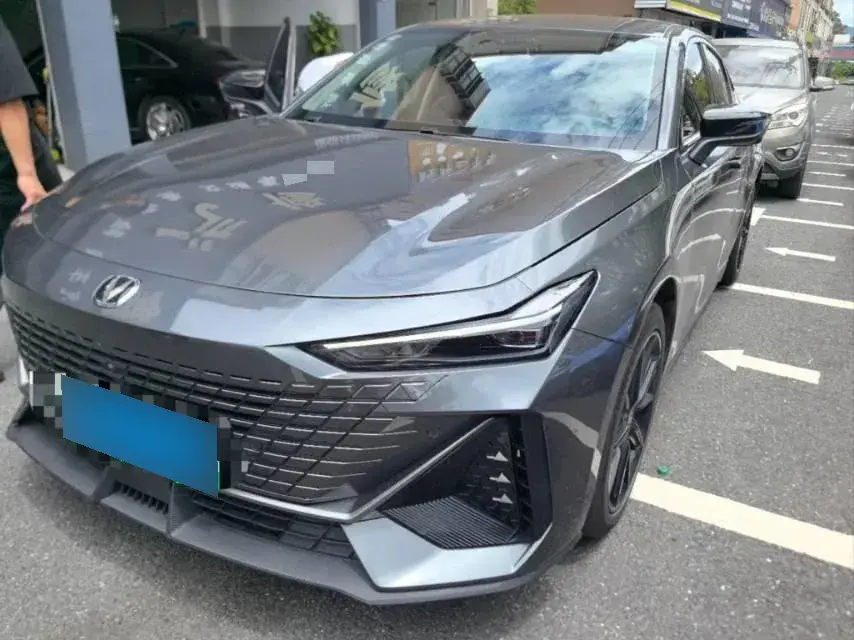 2023 ChangAn UNI-V iDD 1.5T 170HP L4 6TCT PHEV 18.4KWH