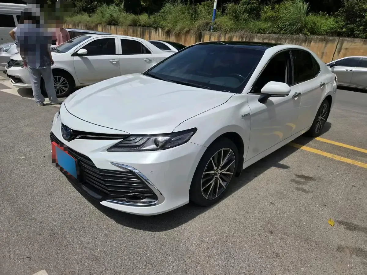 2021 Toyota Camry 2.5L 178HP L4 E-CVT Hybrid