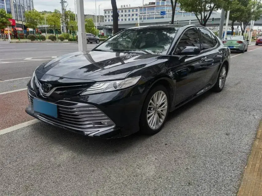 2019 Toyota Camry 2.5L 209HP L4 8AT