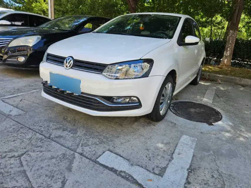 2016 Volkswagen Polo 1.6L 110HP L4 6AT