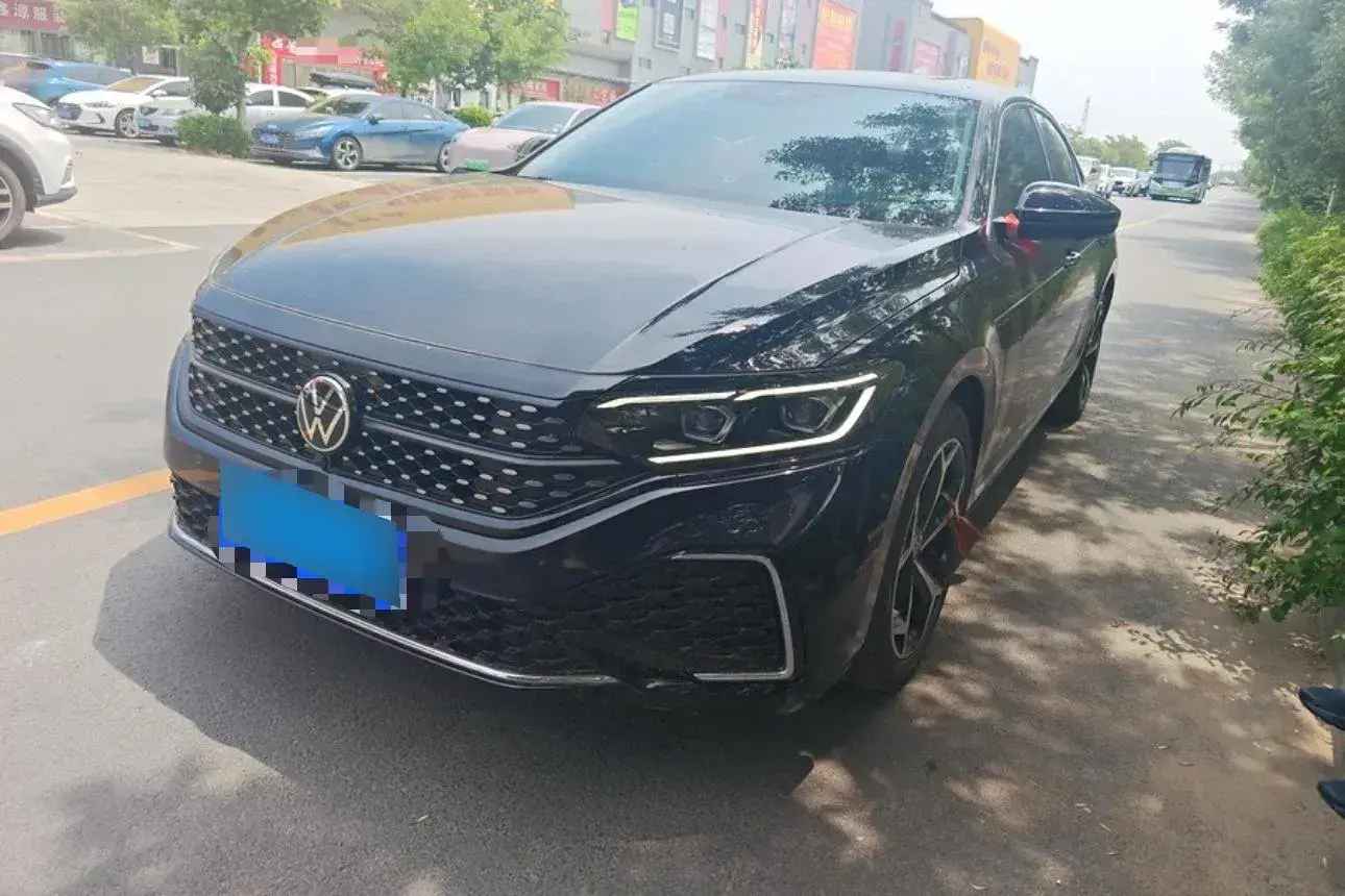 2023 Volkswagen Passat 2.0T 186HP L4 7DCT