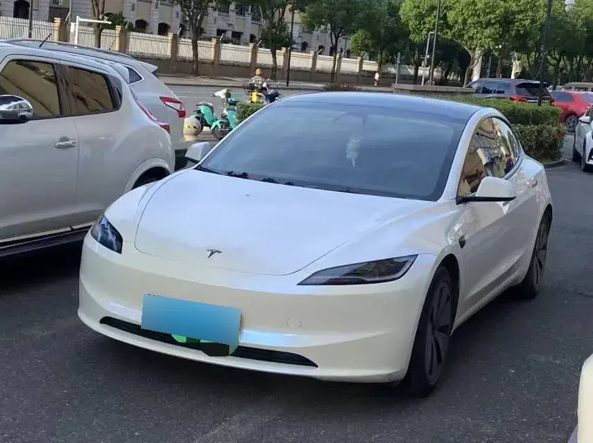 2023 Tesla Model 3 BEV 60KWH