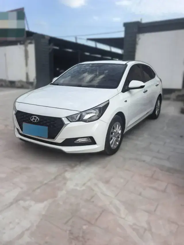 2017 Hyundai Verna RV 1.4L 100HP L4 6AT