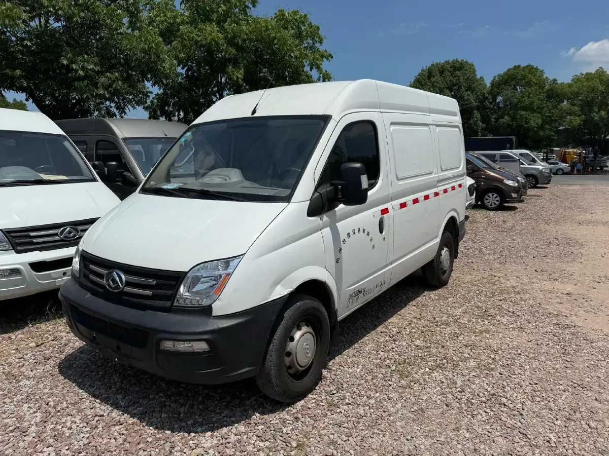 2020 MAXUS XinTu V80 2.5T 136HP L4 6MT