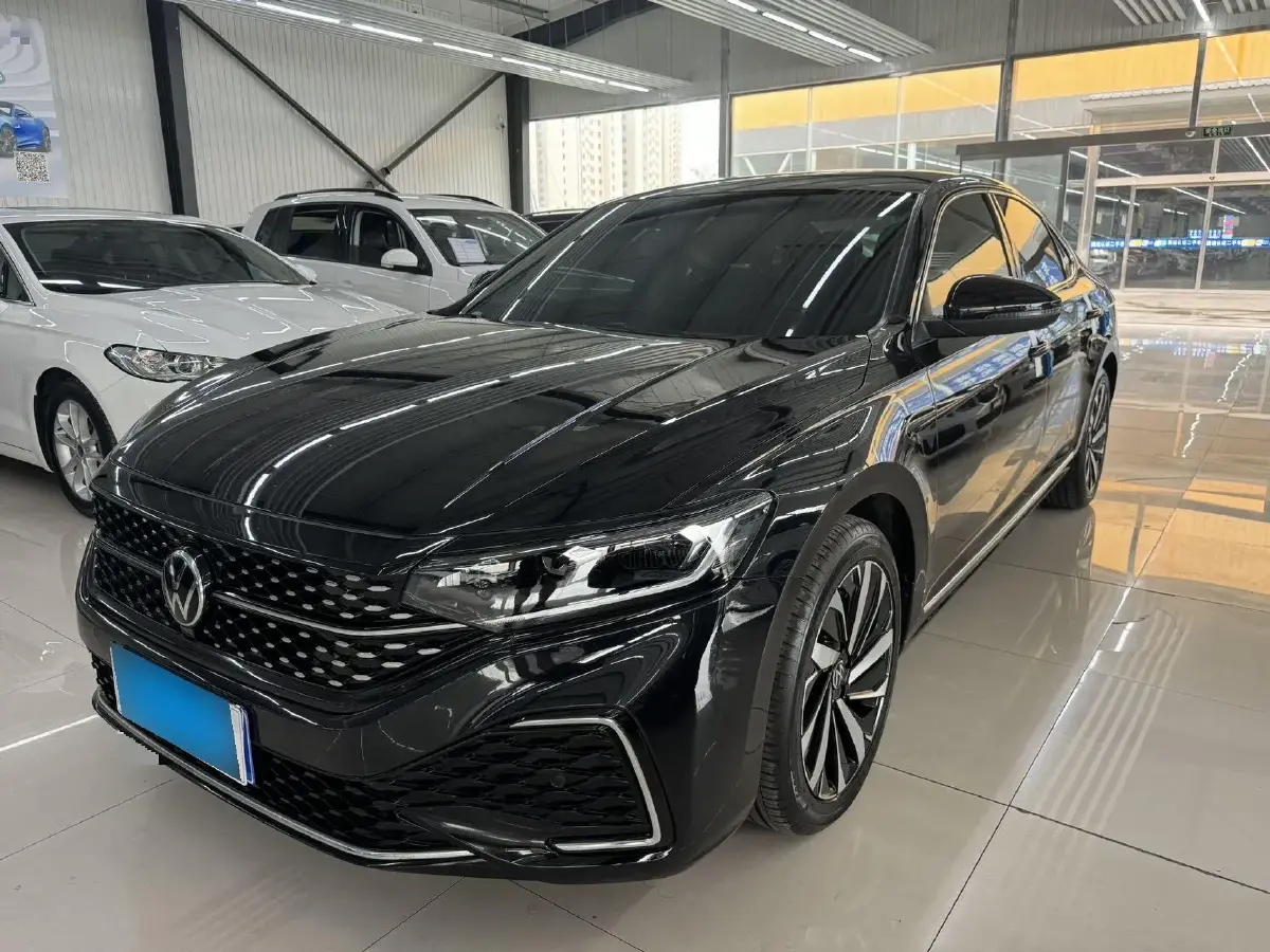 2022 Volkswagen Passat 2.0T 186HP L4 7DCT