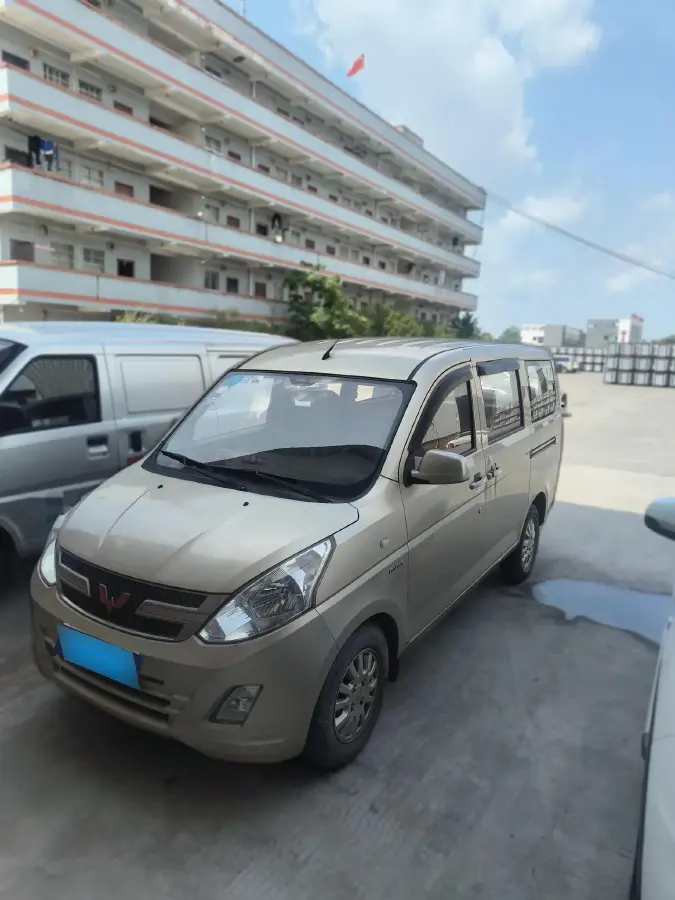 2016 WuLing RongGuang V 1.5L 112HP L4 5MT