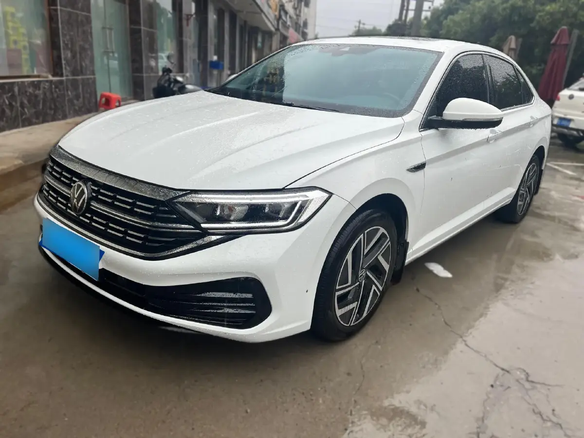 2023 Volkswagen Sagitar 1.5T 160HP L4 7DCT