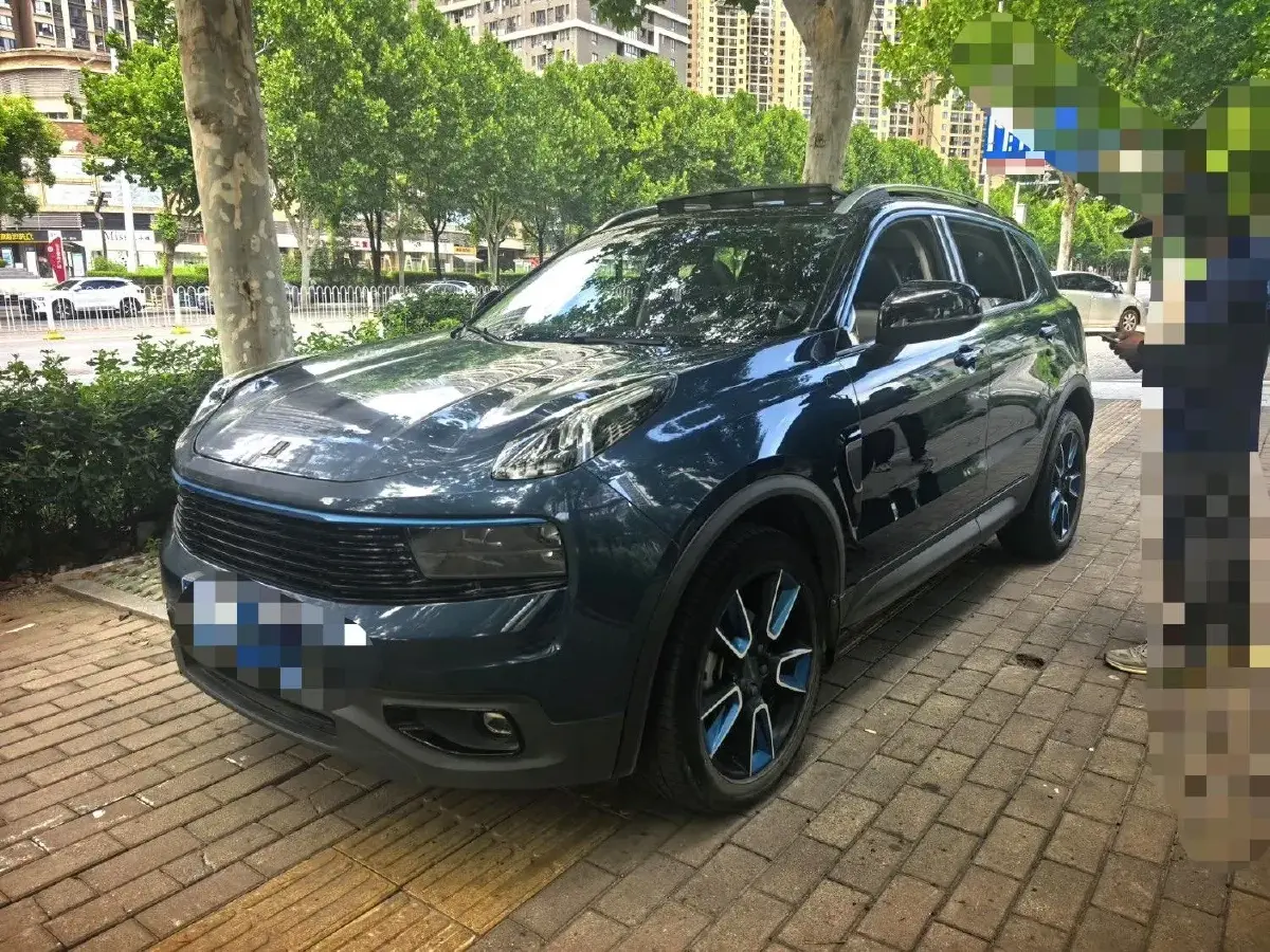 2017 LYNK&CO 01 2.0T 190HP L4 6AT