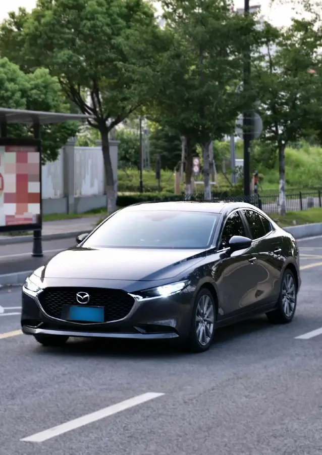 2021 Mazda 3 Axela 2.0L 158HP L4 6AT