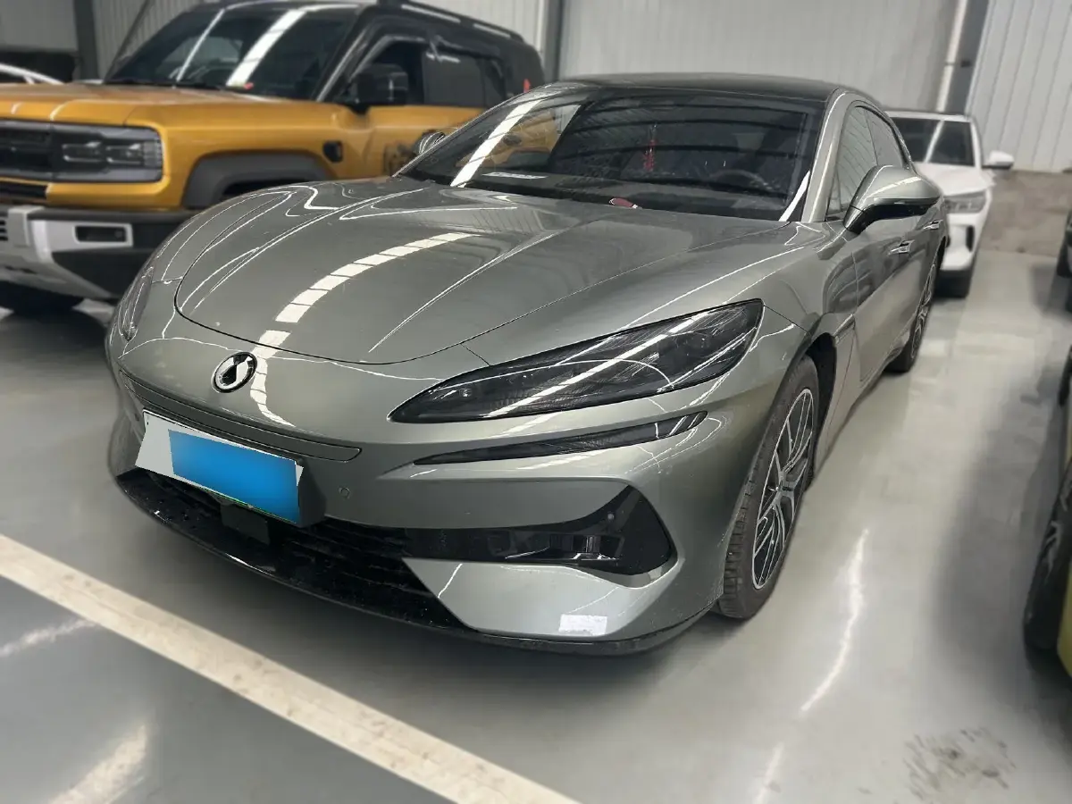 2024 Denza DenzaZ9GT 2.0T 207HP L4 E-CVT PHEV 38.5KWH