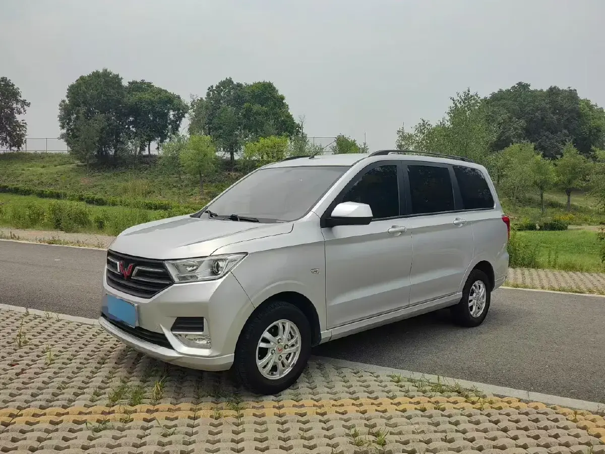 2021 WuLing HongGuang 1.5L 99HP L4 6MT
