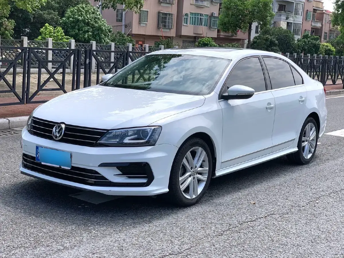 2018 Volkswagen Sagitar 1.4T 150HP L4 7DCT