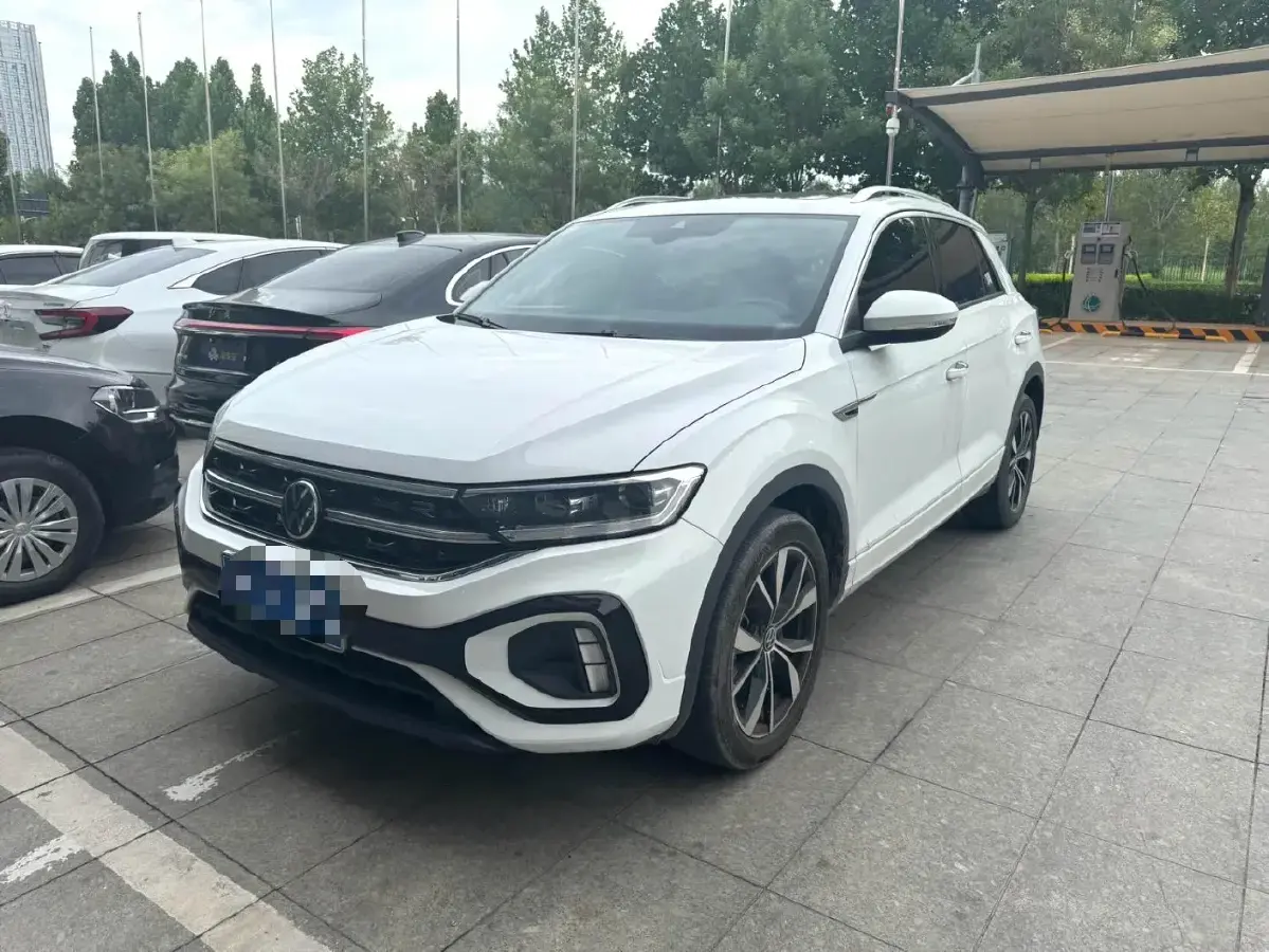 2023 Volkswagen T-Roc 1.5T 160HP L4 7DCT