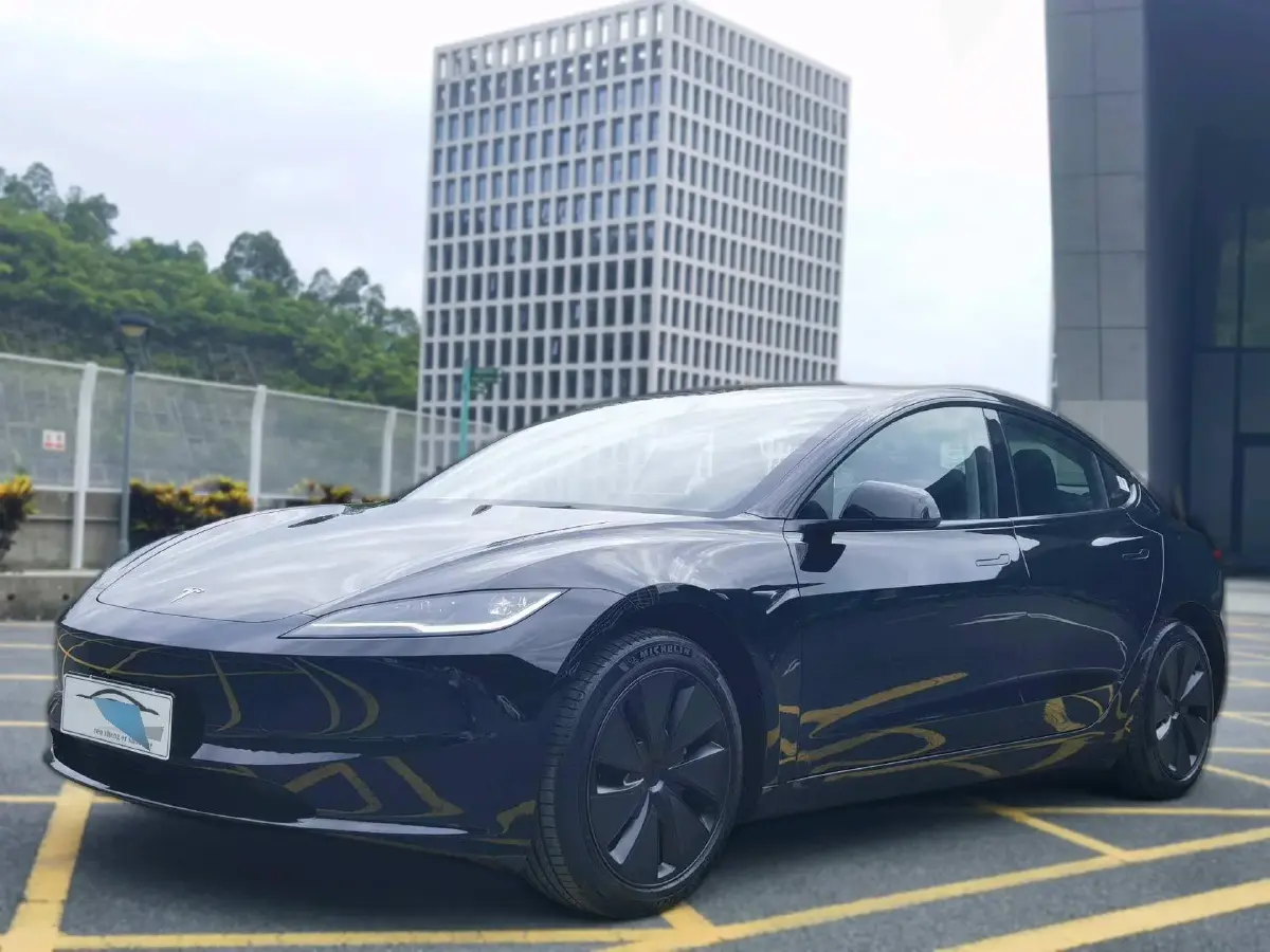 2023 Tesla Model 3 BEV 60KWH