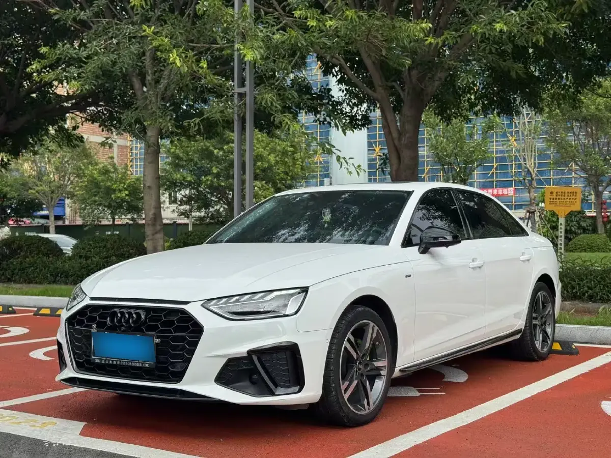 2023 Audi A4L 2.0T 190HP L4 7DCT