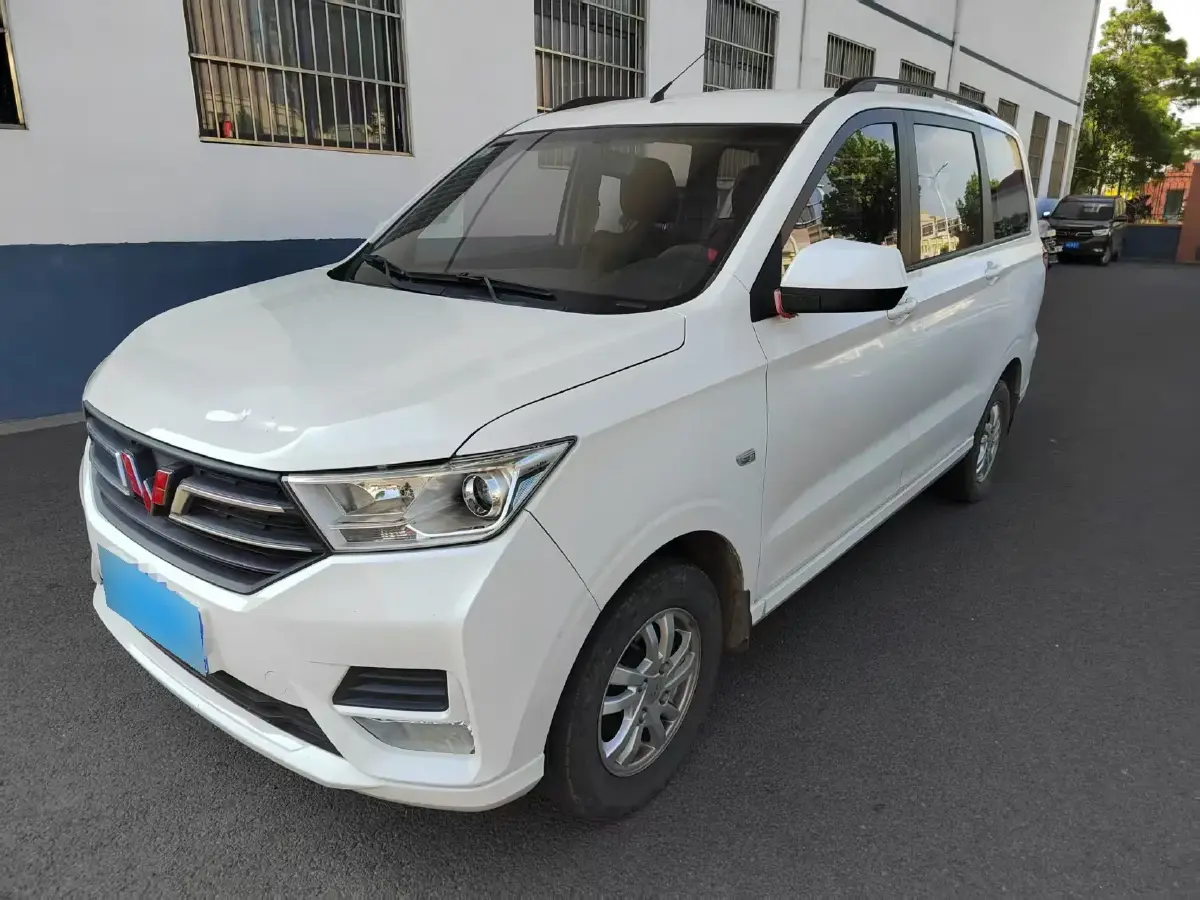 2021 WuLing HongGuang 1.5L 99HP L4 6MT