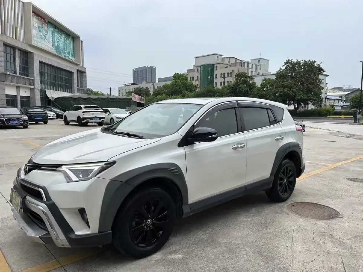 2019 Toyota RAV4 2.0L 151HP L4 CVT