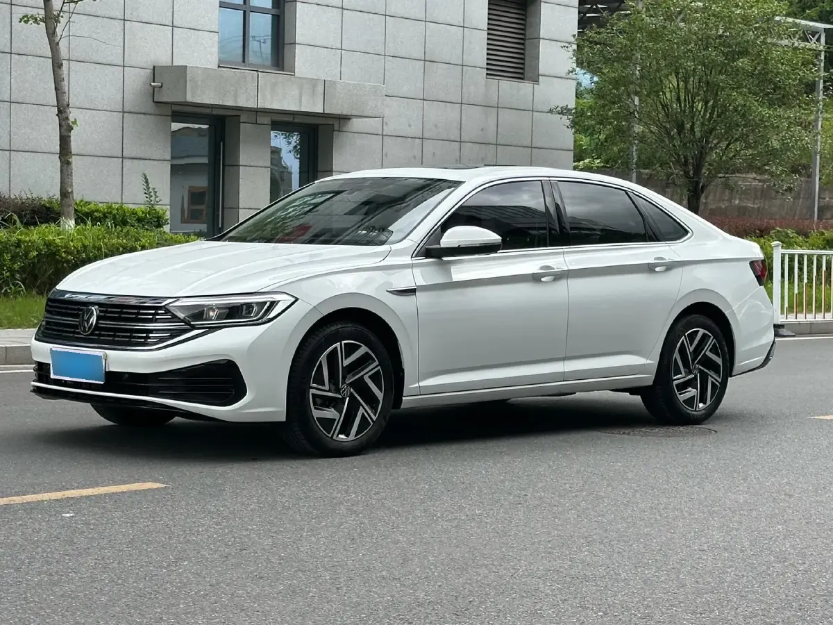 2023 Volkswagen Sagitar 1.5T 160HP L4 7DCT