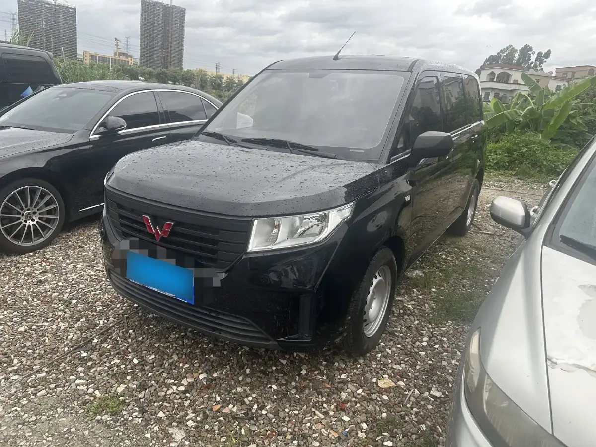 2021 WuLing HongGuang Plus 1.5T 147HP L4 6MT