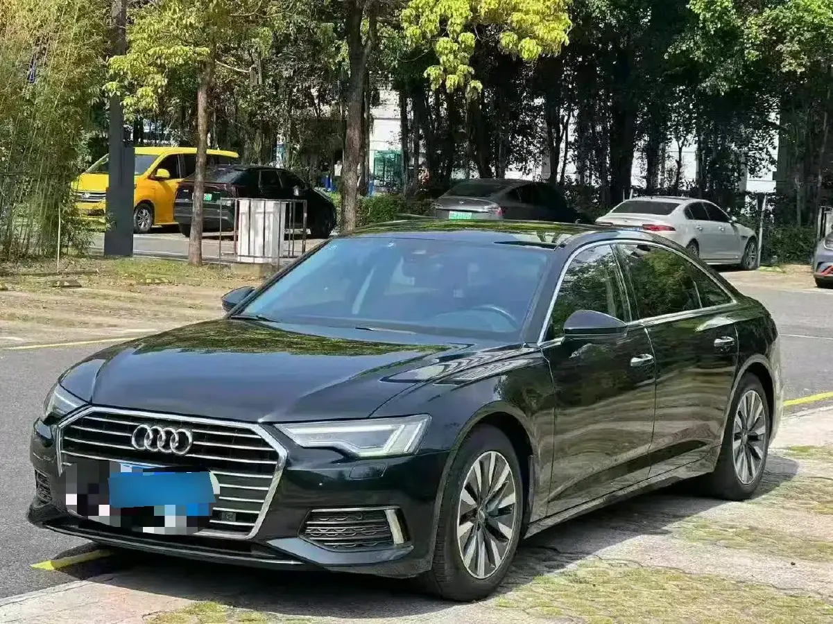 2022 Audi A6L 2.0T 190HP L4 7DCT