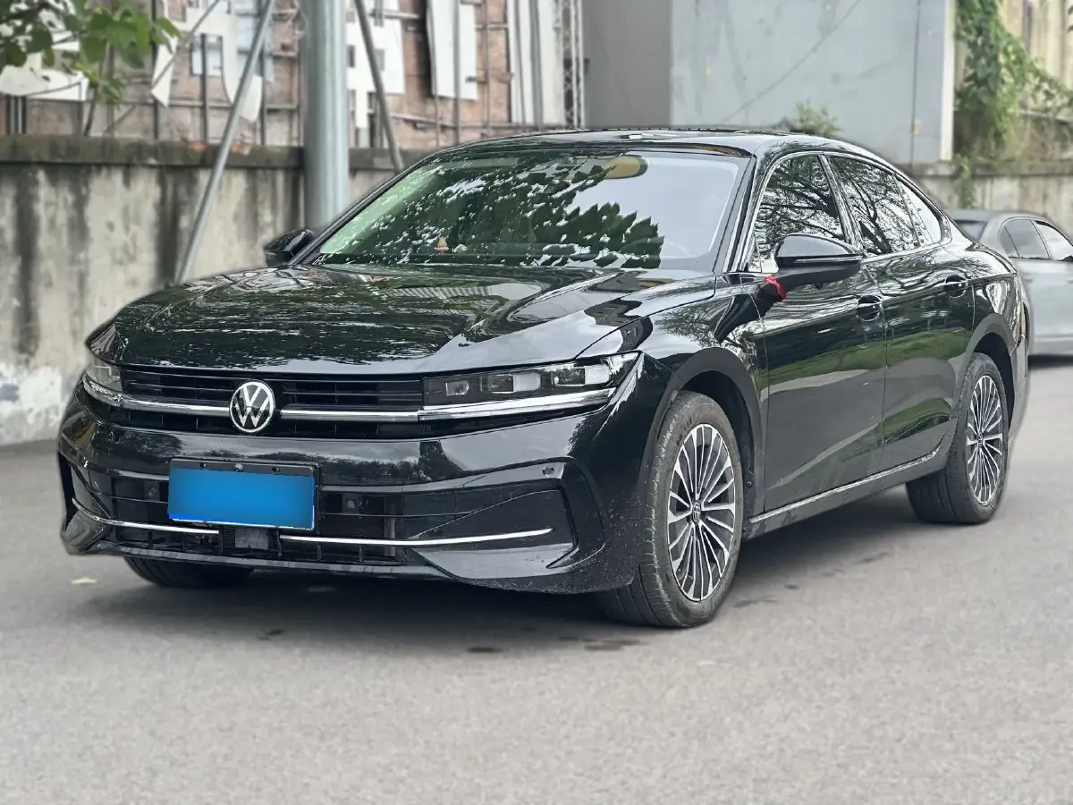 2024 Volkswagen Magotan 2.0T 220HP L4 7DCT
