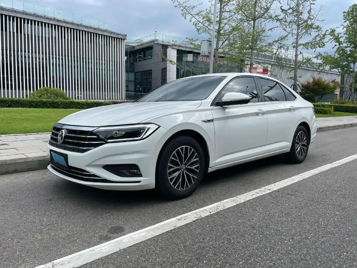 2019 Volkswagen Sagitar 1.4T 150HP L4 7DCT