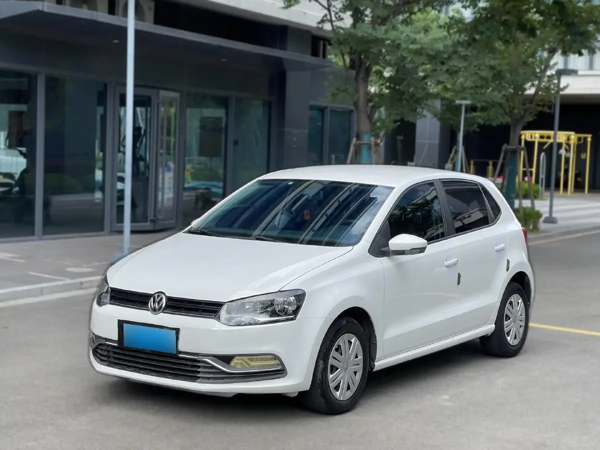2016 Volkswagen Polo 1.4L 90HP L4 6AT