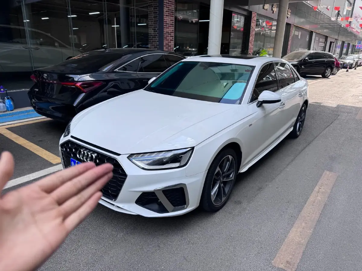 2020 Audi A4L 2.0T 150HP L4 7DCT