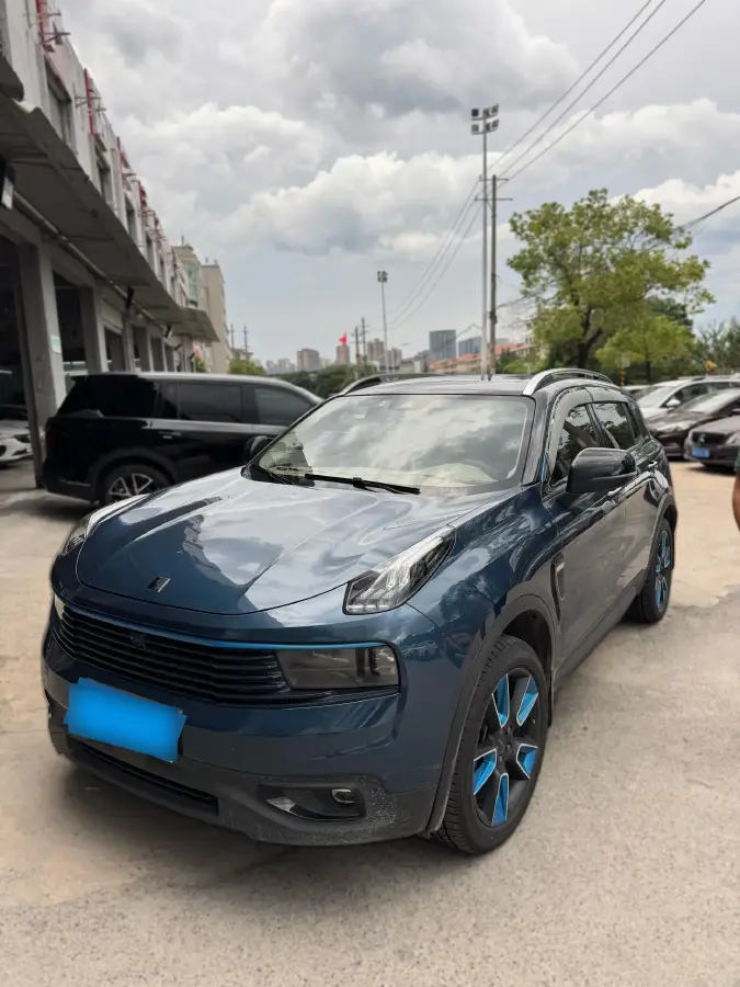 2019 LYNK&CO 01 2.0T 190HP L4 6AT