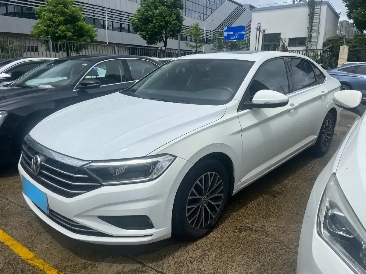 2019 Volkswagen Sagitar 1.2T 116HP L4 5MT